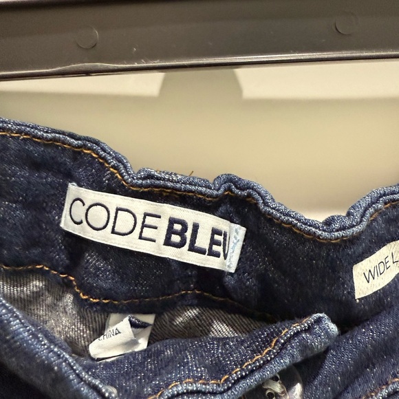 MAKE AN OFFER! 

Code Bleu Women's Dark Blue Flare Jeans - Picture 2 of 5